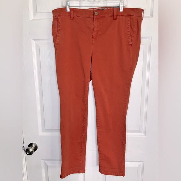 torrid Pants - NWT Torrid Women’s Crop Chino Stretch Twill Pant - Rust - Size 16.